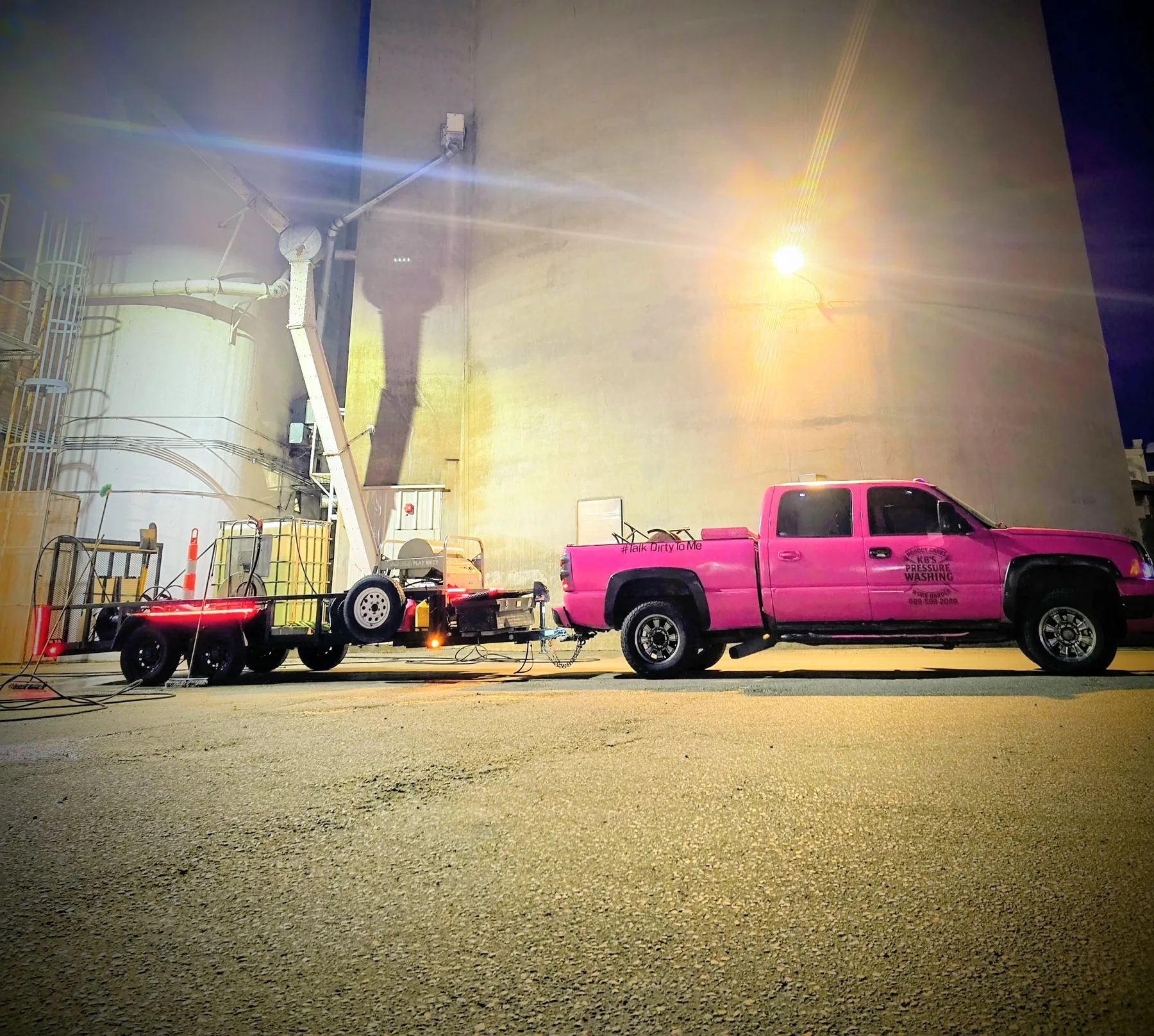 KB's mobile pressure washing rig working at night
